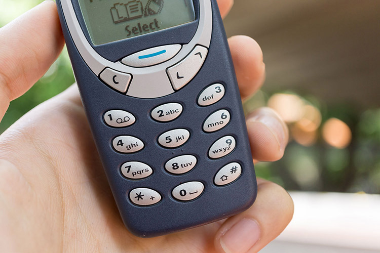 ban-phim-nokia-3310-cu-2000