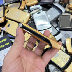 Cạnh sườn Motorola V3i gold