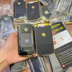 Điện thoại cũ Motorola V8 nắp gập
