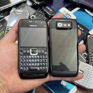 Điện thoại Nokia E71 đen
