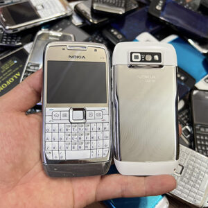 Điện thoại Nokia E71 trắng