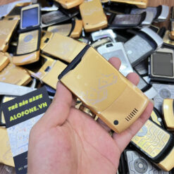 Mặt lưng của Motorola V3i gold