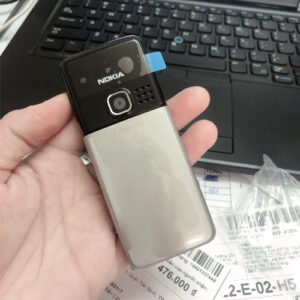 Mặt sau của Nokia 6300 màu trắng