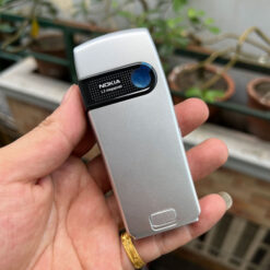 Mặt sau Nokia 6230i màu trắng