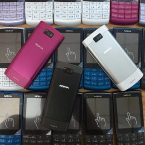 Màu sắc Nokia X3-02