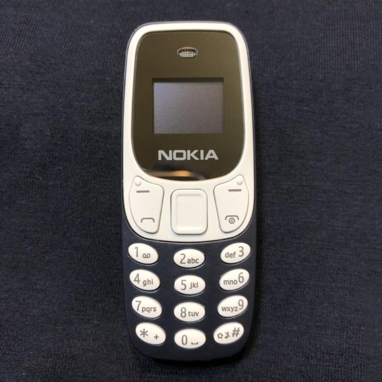 Nokia 3310 mini phiên bản màu xanh