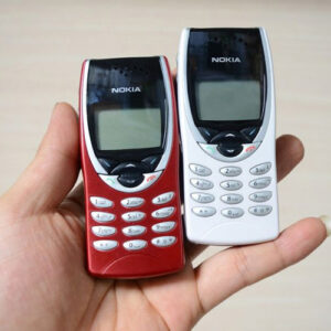 Nokia 8210 nhỏ gọn