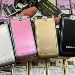 Samsung S3600i với 4 màu sắc bắt mắt