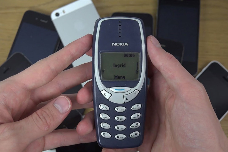 tren-tay-nokia-3310-co