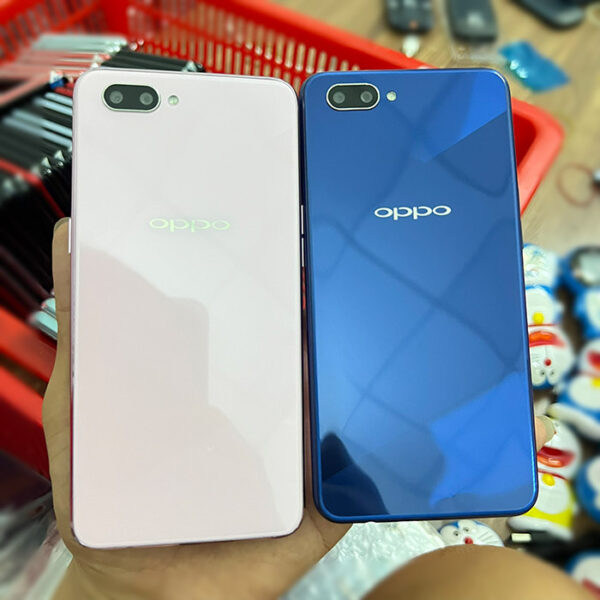 Oppo A3s màu hồng nhạt và xanh dương