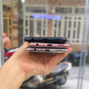 Oppo Reno4 Z 5G sử dụng cổng sạc Type-C