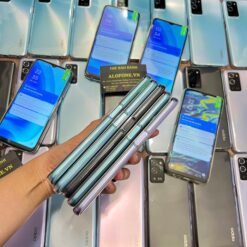 Nút nguồn cũng là nút vân tay của Oppo A56 5G