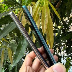 Cạnh sườn của Oppo Reno5 Pro 5G