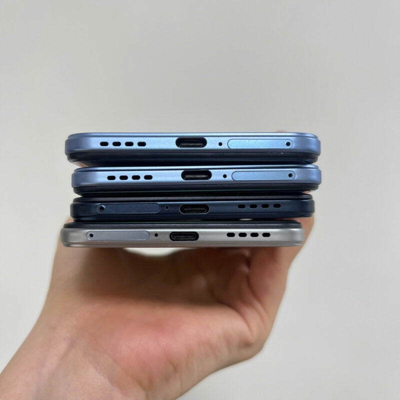 Cạnh dưới có loa ngoài, cổng sạc, micro và khe sim - Vivo V23e